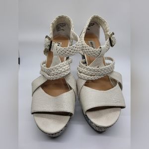 Not Rated Twisted Wedges SZ 9